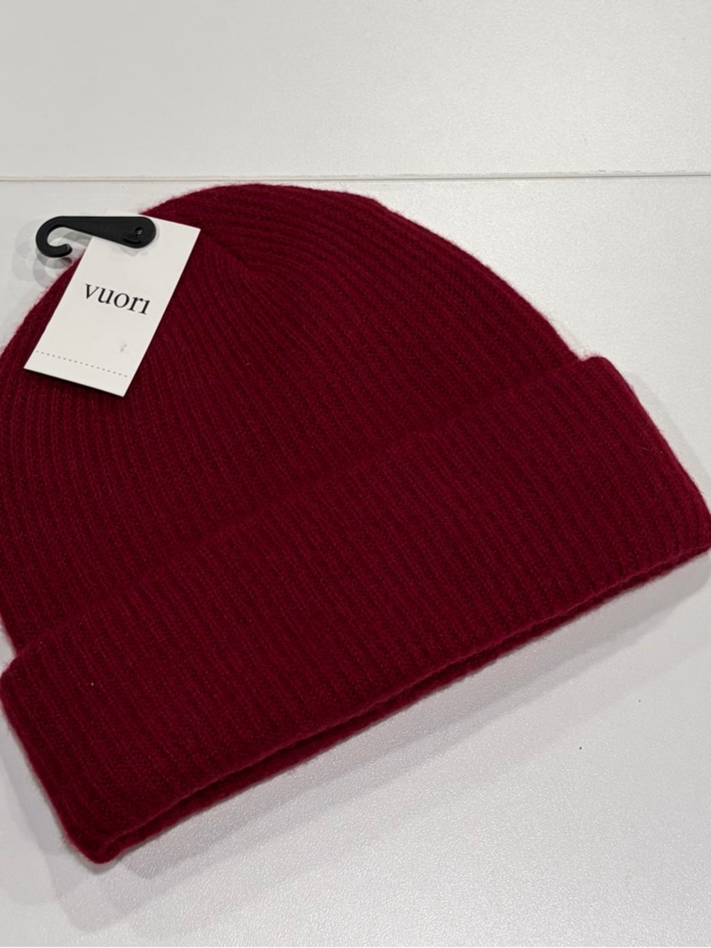 Vuori Douglas Beanie Red Men's Women's Adult Hat NWT Soft Cashmere Blend